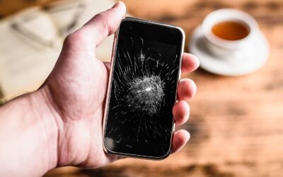 Wymiana szybki iPhone i naprawa ekranu – co warto wiedzieć przed oddaniem telefonu do serwisu?